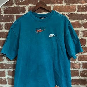 Nike Men's Teal T-Shirt